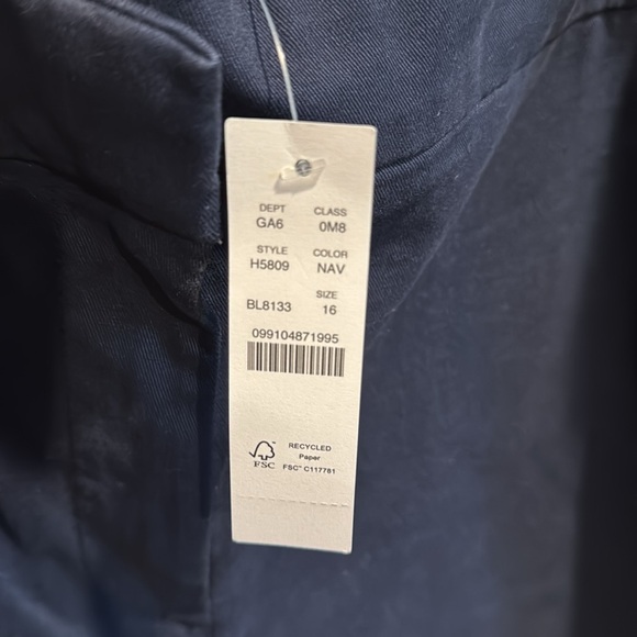 BNWT chino shorts from J.crew. Accidentally bought the wrong size - Picture 5 of 5